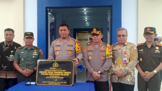 Kunker ke Polres Kepulauan Selayar, Kapolda Sulsel Resmikan Gedung Tatag Trawang Tungga