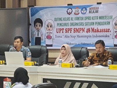 Siswa SMPN 48 Makassar Outing Class di DPRD Makassar, Pelajari Mekanisme Kerja Legislatif