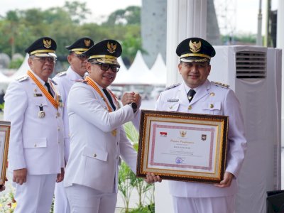 Wali Kota Munafri Terima Penghargaan di Puncak Hari OTDA XXIX