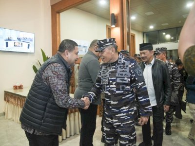 Wali Kota Makassar Munafri Arifuddin Jemput KSAL Muhammad Ali di Lanud Sultan Hasanuddin