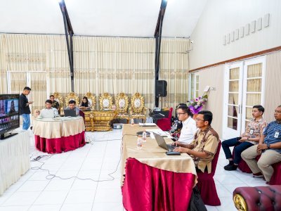 Sekda Sulsel Ikuti Rakor Perkembangan Penggunaan Kendaraan Bermotor Listrik Berbasis Baterai
