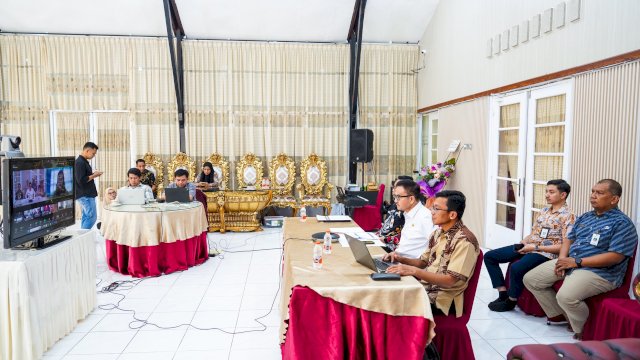 Sekda Sulsel Ikuti Rakor Perkembangan Penggunaan Kendaraan Bermotor Listrik Berbasis Baterai