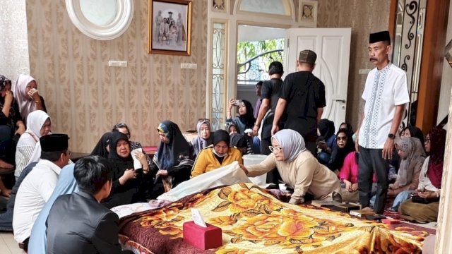 Pincam Golkar Ujung Pandang Sampaikan Duka Mendalam Wafatnya Ruslan Mahmud