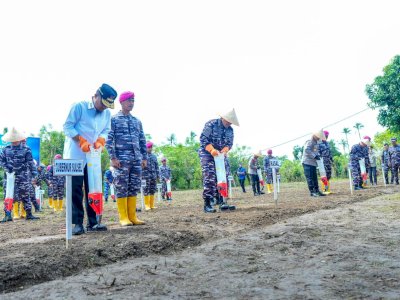 Dampingi KASAL Kunker di Takalar, Gubernur Sulsel: Pemprov Siap Sinergi Dukung Ketahanan Pangan
