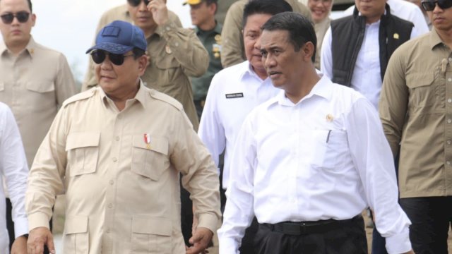 Sering Turun ke Sawah, Mentan Amran Dipuji Wapres Gibran Hingga Presiden Prabowo