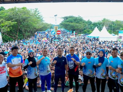 Gubernur Andi Sudirman Sulaiman Lepas Puluhan Ribu Peserta Fun Run Luwu Timur 2025 dan Anti Mager Sulsel