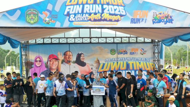 Tangis Nurlina dan Senyum Para Pelajar, Gubernur Sulsel Beri Umrah & Beasiswa di Fun Run Lutim 2025 dan Anti Mager Sulsel