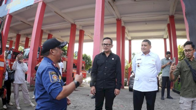 Wali Kota Munafri Bersama Wamendagri Bima Arya Sidak Damkarmat dan Pantau Layanan Publik
