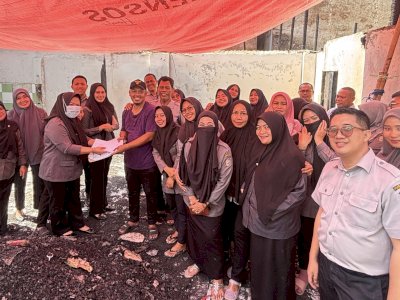 Kebakaran Hanguskan 9 Rumah di Karuwisi, Staf DPRD Makassar Turun Salurkan Bantuan