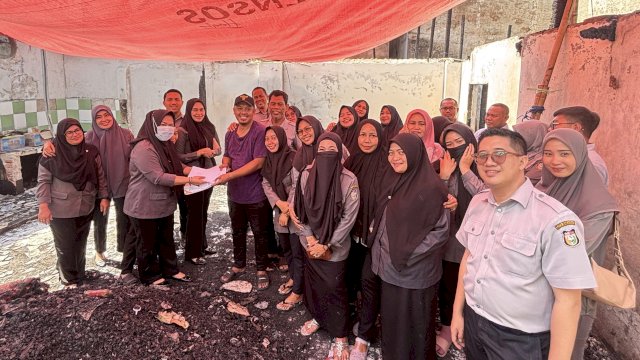 Kebakaran Hanguskan 9 Rumah di Karuwisi, Staf DPRD Makassar Turun Salurkan Bantuan