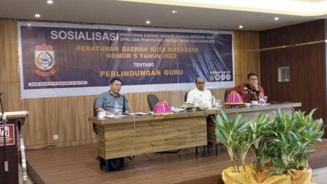 Irwan Djafar Tekankan Perlindungan Terhadap Guru Saat Sosialisasi Perda