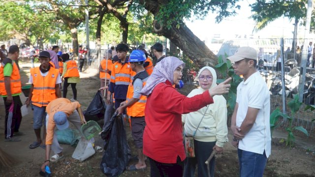 Instruksi Walikota, Pincam Golkar Ujung Pandang Gelar Jumat Bersih Bersama Camat dan Lurah