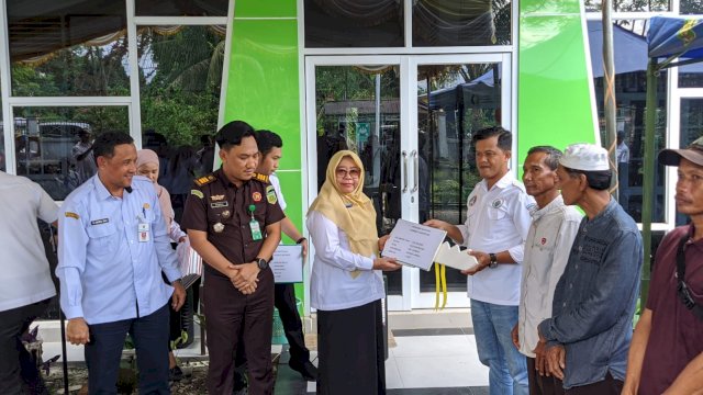 Pemkab Sinjai Kembali Salurkan Bantuan Alsintan untuk Petani