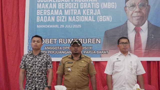 Sosialisasi Program Makan Bergizi Gratis di Manokwari.