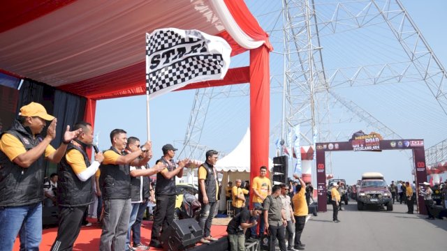 Wali Kota Makassar Ikut Lepas Peserta Merdeka Off Road Peduli IV bersama Gubernur dan Kapolda Sulsel