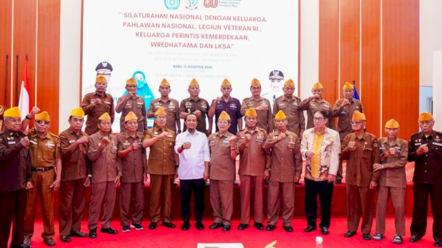Gubernur Sulsel Silaturahmi dengan Keluarga Pahlawan dan Veteran Pejuang Kemerdekaan RI