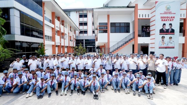 Gubernur Sulsel Pimpin Apel Perdana Sekolah Rakyat SMA di Makassar