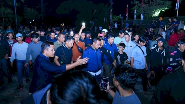 Temui Langsung Massa Aksi, Gubernur Sulsel Imbau Masyarakat Menahan Diri dan Jaga Sulsel