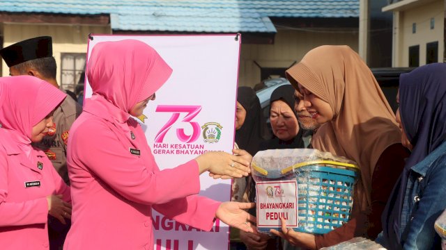 Program Bhayangkari Peduli di Selayar Berlanjut, Ny. Aulia Didid Kunjungi Langsung Warga Kurang Mampu