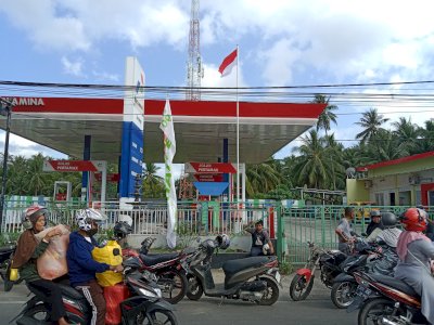 Pemadaman Listrik di Selayar Lumpuhkan Aktivitas SPBU, Antrian Menumpuk