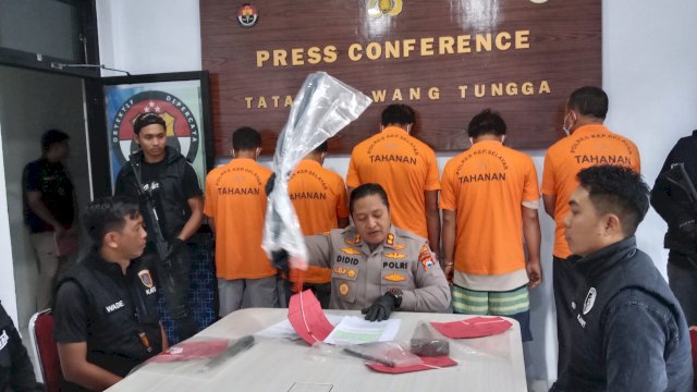 filter: 0; jpegRotation: 0; fileterIntensity: 0.000000; filterMask: 0; module:1facing:0; 
hw-remosaic: 0; 
touch: (-1.0, -1.0); 
modeInfo: ; 
sceneMode: Night; 
cct_value: 0; 
AI_Scene: (-1, -1); 
aec_lux: 55.0; 
hist255: 0.0; 
hist252~255: 0.0; 
hist0~15: 0.0;