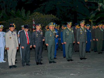 Gubernur Sulsel Ikuti Apel Kehormatan Renungan Suci di TMP Panaikang Bersama Forkopimda