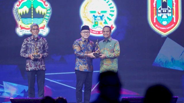 Rekor Sejarah Stok Pangan, Gubernur Sulsel Terima Penghargaan Nasional Ketahanan Pangan 2025