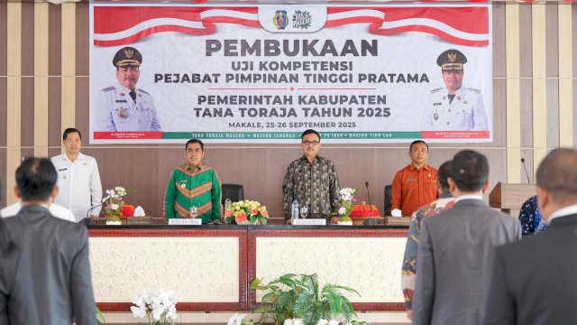 Sekda Sulsel Pimpin Uji Kompetensi Pejabat Pimpinan Tinggi Pratama Tana Toraja