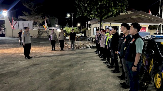 Malam Kondusif di Kota Benteng, Kapolres Selayar Pimpin Langsung Patroli KRYD