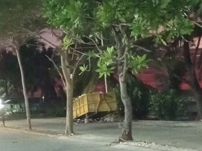 Warga Resah Akibat Bau Menyengat dari Kontainer Sampah