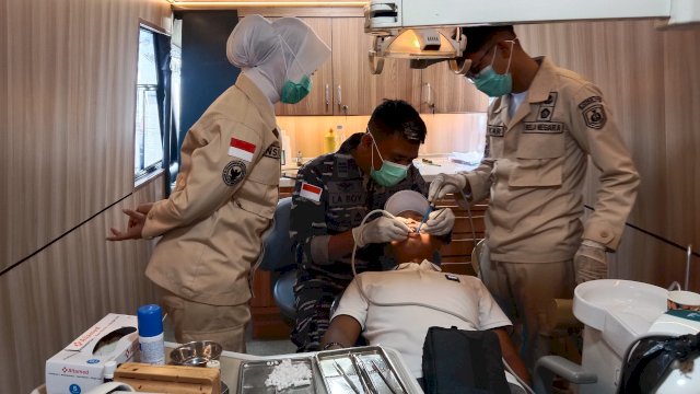 filter: 0; jpegRotation: 0; fileterIntensity: 0.000000; filterMask: 0; module:1facing:0; 
hw-remosaic: 0; 
touch: (-1.0, -1.0); 
modeInfo: ; 
sceneMode: Hdr; 
cct_value: 0; 
AI_Scene: (-1, -1); 
aec_lux: 77.0; 
hist255: 0.0; 
hist252~255: 0.0; 
hist0~15: 0.0;