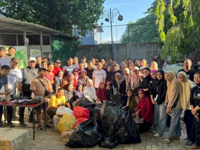 Diskominfo Makassar Kerja Bakti dan Kunjungi TPS3R, Dorong Kesadaran Kelola Sampah