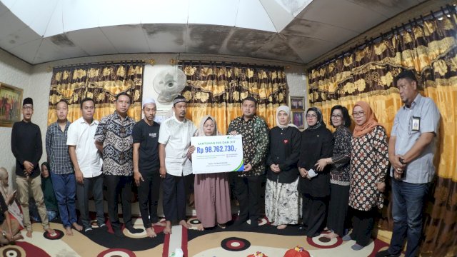 Munafri-Aliyah Serahkan Santunan bagi Keluarga Korban DPRD Makassar