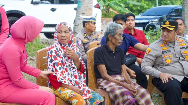 Sentuhan Kemanusiaan Kapolres Selayar dan Ketua Bhayangkari untuk Pasangan Lansia Terdampak Kebakaran