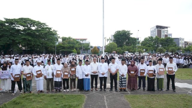 Peringati Hari Santri 2025, Wali Kota Makassar Tekankan Peran Santri Bangun Peradaban