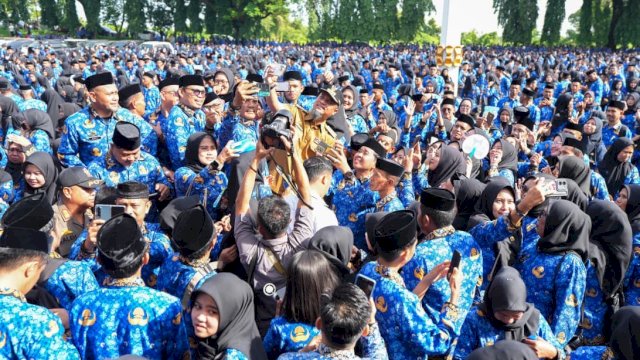 Lantik 4.047 PPPK Tahap 2 dan Paruh Waktu, Gubernur Andi Sudirman: Kedepankan Integritas dan Disiplin Kerja