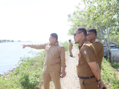 Wali Kota Munafri Tinjau Lokasi Barombong, Siapkan Solusi Pembebasan Lahan Jembatan Baru