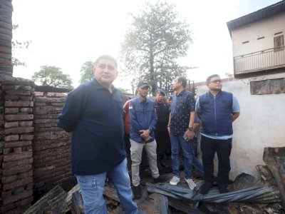 Munafri Tinjau Lokasi Kebakaran di Tallo, Serahkan Bantuan dan Pastikan Pemkot Bangun Ulang Rumah