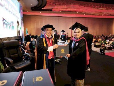 Wisuda Nobel Indonesia Usung Tema Roblox, Rektor Ajak Alumni Bangun Dunia Mereka Sendiri