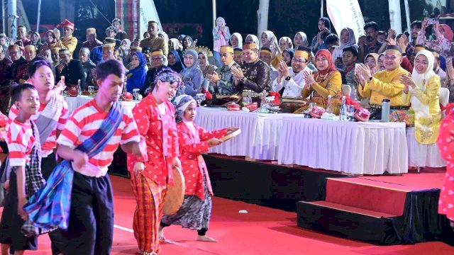 Wali Kota Munafri Buka Parade Singara&rsquo; Bulang HUT Kota ke-418 Makassar