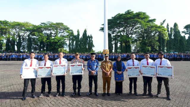 Gubernur Sulsel Beri Penghargaan kepada 7 Anggota Polri atas Keberhasilan Ungkap Kasus Penculikan Bilqis