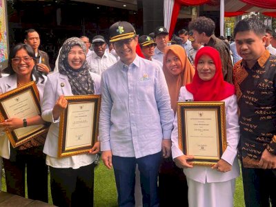 Andi Adrah Bidan Desa Pustu Tarupa Terima Penghargaan dari Menteri Kesehatan RI pada Puncak Peringatan HKN Ke-61 Tahun 2025