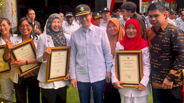 Andi Adrah Bidan Desa Pustu Tarupa Terima Penghargaan dari Menteri Kesehatan RI pada Puncak Peringatan HKN Ke-61 Tahun 2025