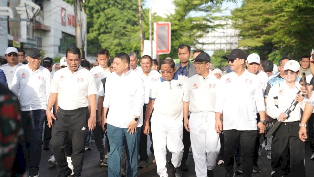 Wali Kota Munafri Bareng Mentan Amran dan Idrus Marham Jalan Santai KKSS di Makassar