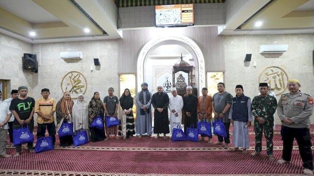 Di Kecamatan Ujung Pandang, Wali Kota Makassar Tekankan Peran Sosial Masjid
