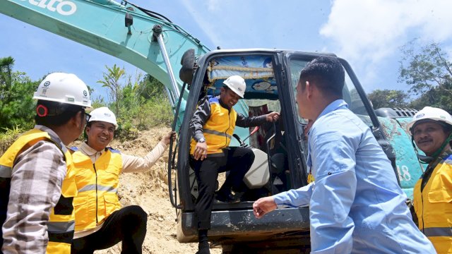 Gubernur Sulsel Groundbreaking Jalan Sabbang-Tallang-Sae, Akses Menuju Seko Terus Dikebut