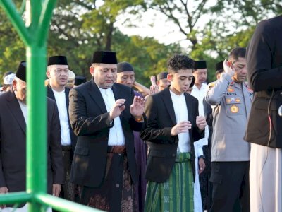 Wali Kota Makassar Salat Idul Adha Bersama Ribuan Warga di Karebosi, Serukan Perkuat Kepedulian Sosial