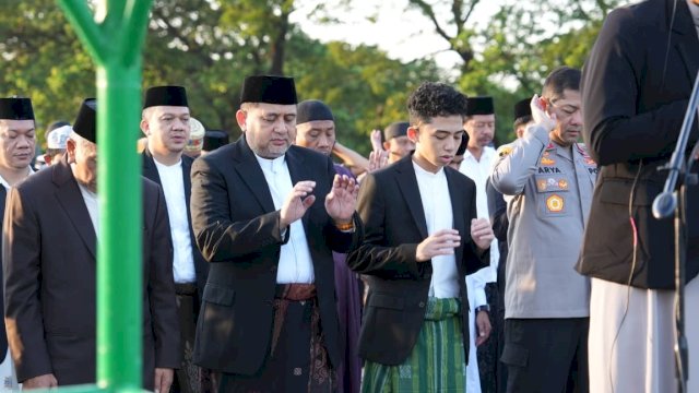 Wali Kota Makassar Salat Idul Adha Bersama Ribuan Warga di Karebosi, Serukan Perkuat Kepedulian Sosial