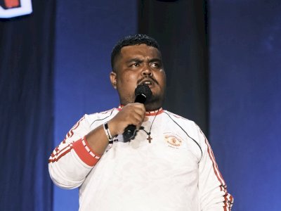 Local Heroes Maros, Andri Samsoe Angkat Cerita Hidup 30 Tahun Bersama &lsquo;Angka Setan&rsquo; di Panggung Stand Up &ldquo;Route 666&rdquo;