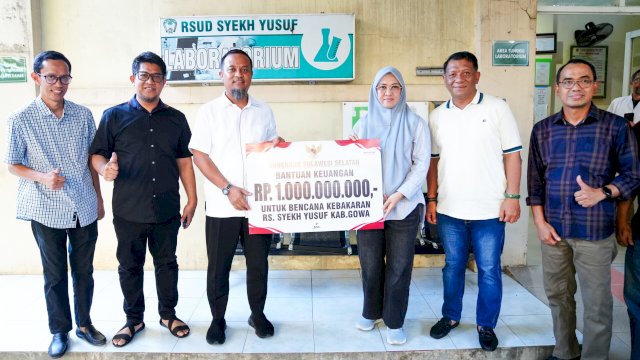 Gubernur Sulsel Serahkan Bantuan Rp1 Miliar untuk Pemulihan RSUD Syekh Yusuf Gowa Pascakebakaran